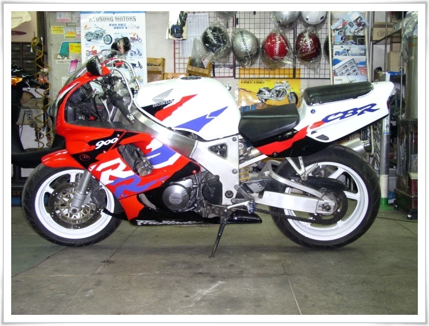 CBR900rr